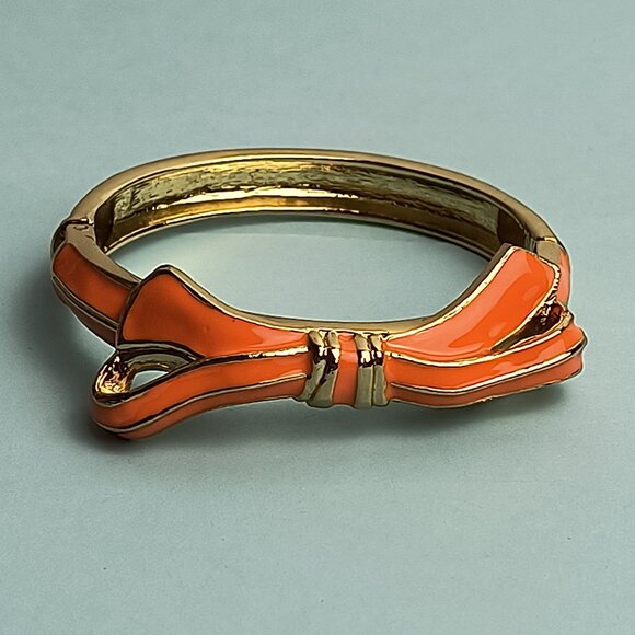 RIBBON BOW Enamel Shape Hinged Bangle Bracelet Vibrant Orange Gold Tone Fashion - Picture 6 of 7